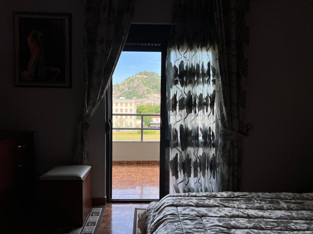 Entire Apartment Castle View Berat Exterior photo